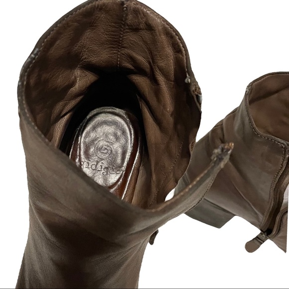 Leather Made in Italy Block Heel Flat Round Rivet Detail Inside Zip Ankle Boot - Picture 10 of 16